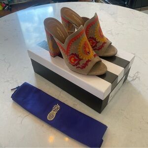NWT 🧡 Aquazzura Evie Mule 105 Size 36.5 in Grey/Tan Suede w/ Orange Embroidery